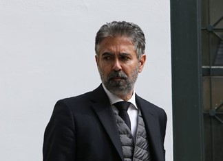 Ο Φρουζής της Novartis φτιάχνει γιαούρτι στη Λάρισα  Ο Φρουζής της Novartis φτιάχνει γιαούρτι στη Λάρισα