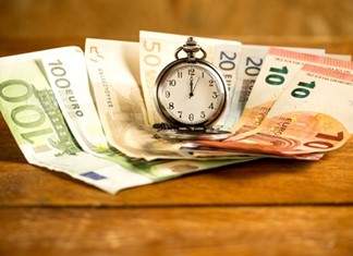 Μπαράζ καταγγελιών χιλιάδων δανείων από τις τράπεζες Μπαράζ καταγγελιών χιλιάδων δανείων από τις τράπεζες