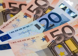 "Έφυγαν" 4 δισ. ευρώ καταθέσεις σε 2,5 μήνες "Έφυγαν" 4 δισ. ευρώ καταθέσεις σε 2,5 μήνες