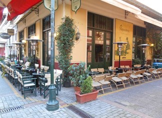 Στο «σφυρί» τρία γνωστά καταστήματα στο κέντρο των Τρικάλων Στο «σφυρί» τρία γνωστά καταστήματα στο κέντρο των Τρικάλων