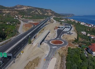 Σε 8 χρόνια έκλεισαν 36.000 κατασκευαστικές στην Ελλάδα Σε 8 χρόνια έκλεισαν 36.000 κατασκευαστικές στην Ελλάδα