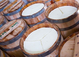 Ανήσυχη η Ελληνική γαλακτοβιομηχανία για την ευλογιά και το μέλλον της φέτας Ανήσυχη η Ελληνική γαλακτοβιομηχανία για την ευλογιά και το μέλλον της φέτας