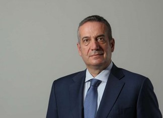 O Θεσσαλός Γ. Καραγιάννης του ομίλου Οlympia στο γεύμα με τον Πολωνό πρόεδρο O Θεσσαλός Γ. Καραγιάννης του ομίλου Οlympia στο γεύμα με τον Πολωνό πρόεδρο