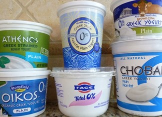 Πόλεμος στα αμερικανικά ράφια για το ελληνικό γιαούρτι Πόλεμος στα αμερικανικά ράφια για το ελληνικό γιαούρτι