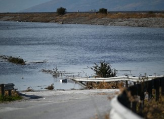 Η Κάρλα ξεπέρασε την λίμνη Τριχωνίδα Η Κάρλα ξεπέρασε την λίμνη Τριχωνίδα