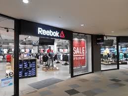 Η adidas πουλάει την Reebok