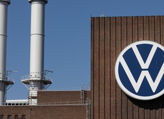 H Volkswagen θα κλείσει εργοστάσια στη Γερμανία