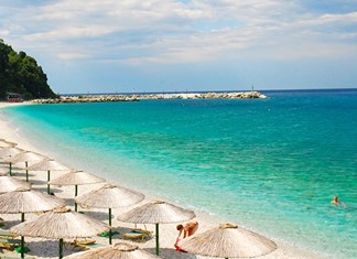Ας είναι καλά ο Τουρισμός - Στα 33 εκ. οι αφίξεις το 2018 Ας είναι καλά ο Τουρισμός - Στα 33 εκ. οι αφίξεις το 2018