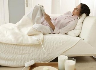 Ηλεκτρική κουβέρτα ημίδιπλη με 50W Ηλεκτρική κουβέρτα ημίδιπλη με 50W