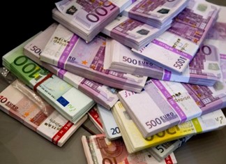 «Χάνονται» 10 δισ. ευρώ από τις τράπεζες αν η αξιολόγηση κλείσει τον Μάϊο