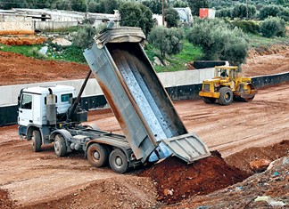 Στα 17 δισ. ευρώ το ανεκτέλεστο των κατασκευαστικών