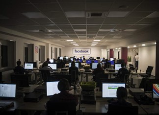 Το facebook έχει μονάδα με 800 εργαζόμενους στην Ελλάδα Το facebook έχει μονάδα με 800 εργαζόμενους στην Ελλάδα