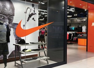 Μετά τη Λάρισα η Nike κόβει άλλα 90 σημεία πωλήσεων Μετά τη Λάρισα η Nike κόβει άλλα 90 σημεία πωλήσεων