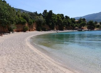 "Συγχωροχάρτι" στις παρανομίες αιγιαλού λόγω Μαγνησίας "Συγχωροχάρτι" στις παρανομίες αιγιαλού λόγω Μαγνησίας