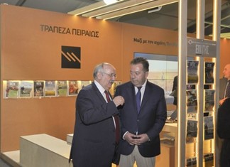 Η τράπεζα Πειραιώς στην Agrothessaly Η τράπεζα Πειραιώς στην Agrothessaly