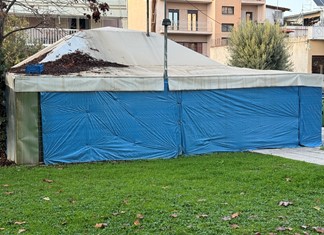 Ακόμη και τα ογκώδη περίπτερα στη Λάρισα κλείνουν Ακόμη και τα ογκώδη περίπτερα στη Λάρισα κλείνουν