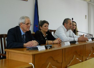 Βραβείο αριστείας σε μαθητές του Τυρνάβου από τον επιχειρηματία Σαΐτη Βραβείο αριστείας σε μαθητές του Τυρνάβου από τον επιχειρηματία Σαΐτη