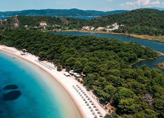 Το αδύναμο δολάριο απειλεί τουρισμό και εξαγωγές της Ε.Ε. Το αδύναμο δολάριο απειλεί τουρισμό και εξαγωγές της Ε.Ε.