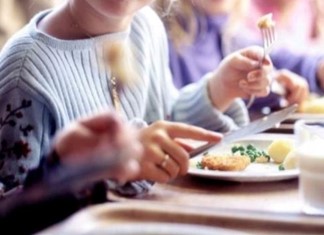 Ανάγκη για σχολικά γεύματα στις πληγείσες περιοχές Ανάγκη για σχολικά γεύματα στις πληγείσες περιοχές