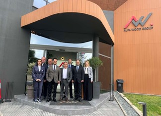 Την Alfa Wood επισκέφτηκε ο υπουργός Ανάπτυξης Την Alfa Wood επισκέφτηκε ο υπουργός Ανάπτυξης