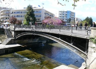 «Θα τα κάψω τα ρημάδια τα λεφτά μου…» «Θα τα κάψω τα ρημάδια τα λεφτά μου…»