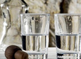 «Φεστιβαλ αποσταγμάτων» με την Helexpo στη Λάρισα «Φεστιβαλ αποσταγμάτων» με την Helexpo στη Λάρισα