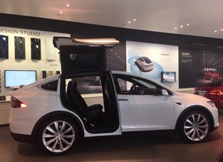 Οδηγώντας ένα Tesla στις ΗΠΑ – Η εμπειρία ενός Θεσσαλού 