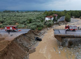 Σε τέσσερις εργολαβίες τα πρώτα έργα στη Θεσσαλία Σε τέσσερις εργολαβίες τα πρώτα έργα στη Θεσσαλία