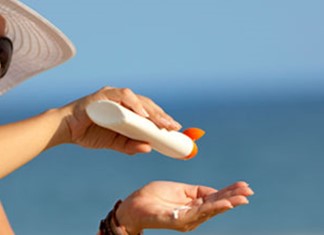 Επιλέξτε το σωστό αντηλιακό για αποτελεσματική προστασία Επιλέξτε το σωστό αντηλιακό για αποτελεσματική προστασία