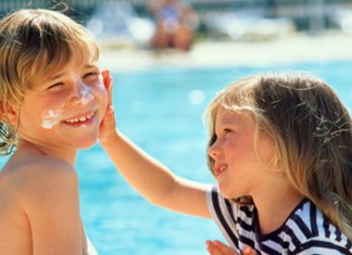 Παιδικό αντηλιακό γαλάκτωμα για πρόσωπο και σώμα  Παιδικό αντηλιακό γαλάκτωμα για πρόσωπο και σώμα