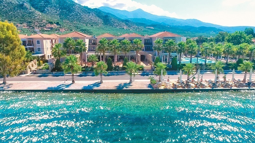 Στο σφυρί δυο θεσσαλικά εμβληματικά πεντάστερα