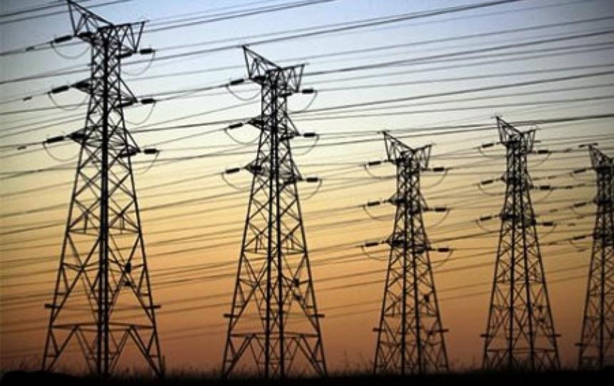 Χαμηλώνουν οι χρεώσεις του ηλεκτρικού ρεύματος