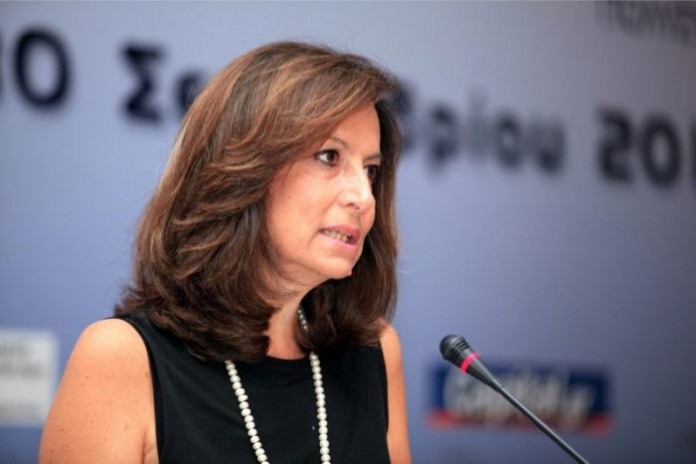 Α. Διαμαντοπούλου: 4,5 δισ. ευρώ για γραφειοκρατία και κλειστά επαγγέλματα