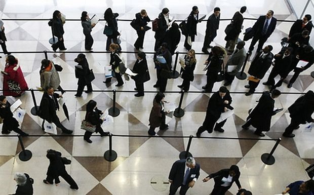 Νέα επιβάρυνση του Δημοσίου με χιλιάδες προσλήψεις