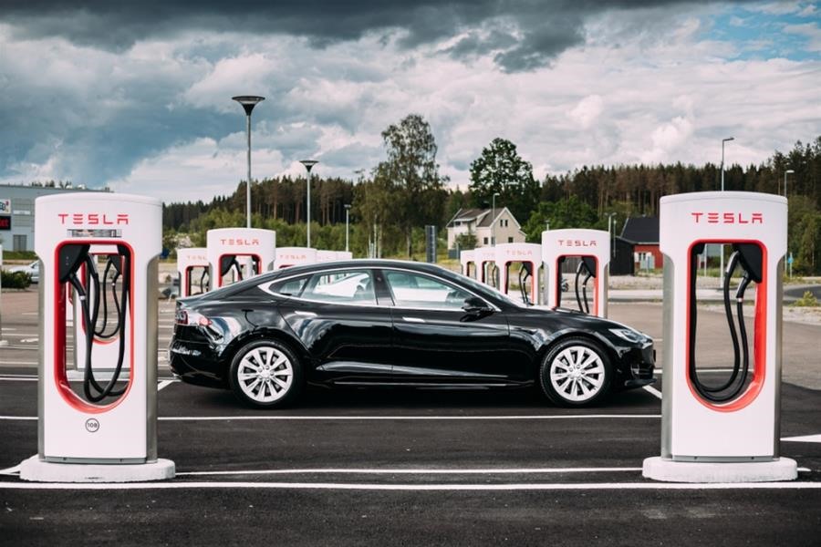 Αθήνα – Θεσσαλία με Tesla και  φόρτιση στη Λαμία