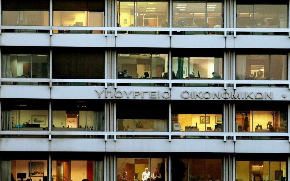 Στον "πάγο" τα χρέη της πανδημίας