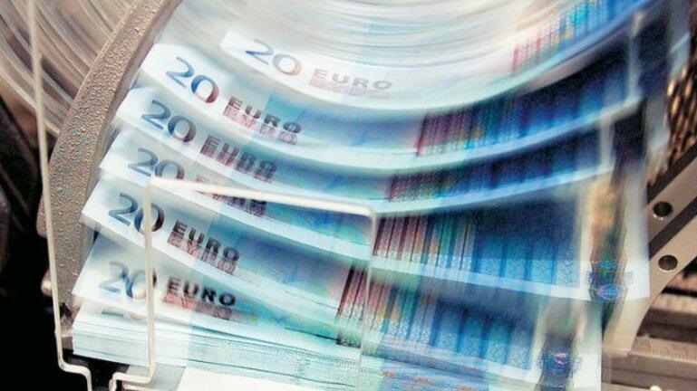 Αυξάνεται ο κίνδυνος ύφεσης σε Ευρώπη και ΗΠΑ