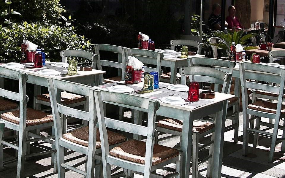 Επιτέλους, από σήμερα καφές με ...καρέκλα