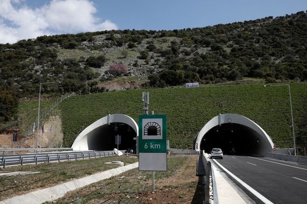 Αυτοκινητόδρομος Αιγαίου: Να πληρώσει το δημόσιο για τις δωρεάν διελεύσεις στα Τέμπη