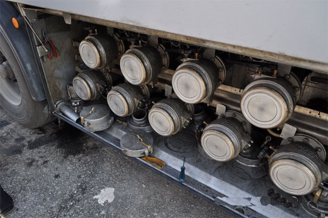 Λαθρεμπόριο καυσίμων: Σε αργία δύο υπάλληλοι του Τελωνείου Βόλου