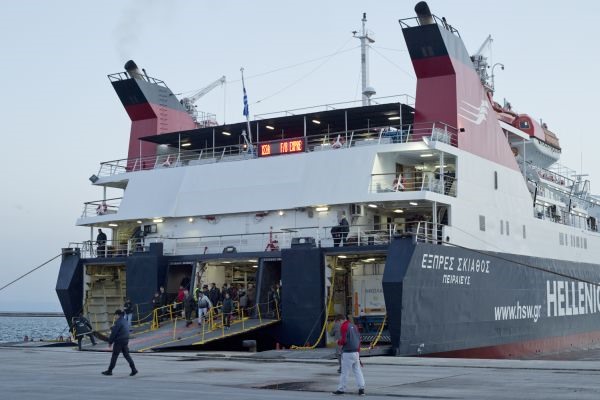 Λιμάνι Βόλου: Ιούνιο και Ιούλιο διακινήθηκαν 100.000 επιβάτες