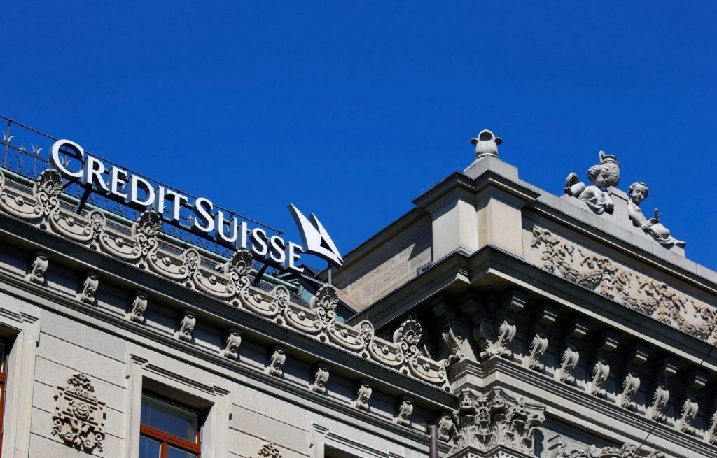 Στην UBS η Credit Suisse 