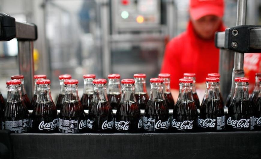 ΕΨΑ, Βίκος, Λουξ κατά Coca Cola για το μπουκάλι