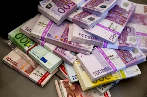 «Χάνονται» 10 δισ. ευρώ από τις τράπεζες αν η αξιολόγηση κλείσει τον Μάϊο