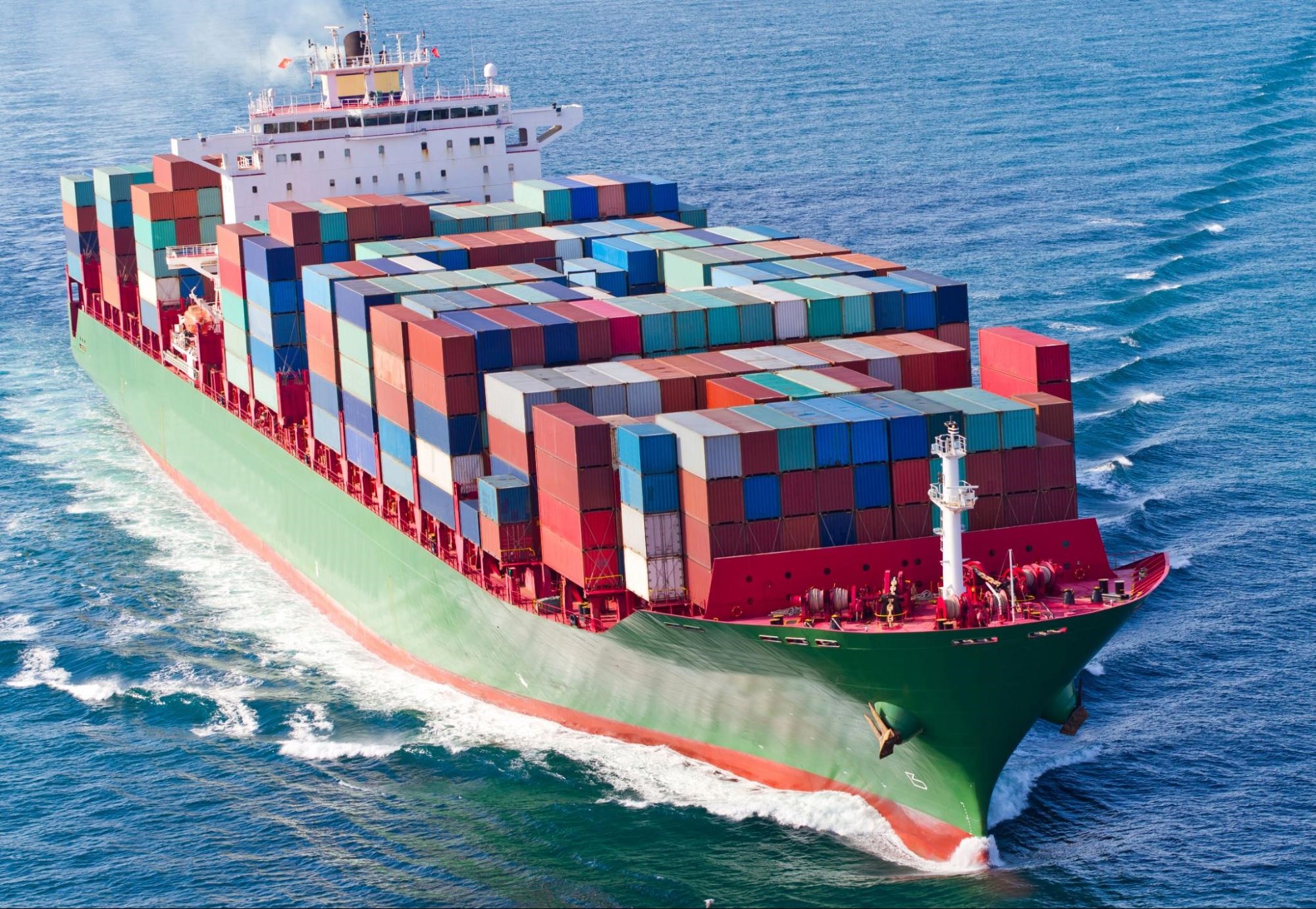 To 40% των πλοίων αποφεύγει πλέον το Σουέζ