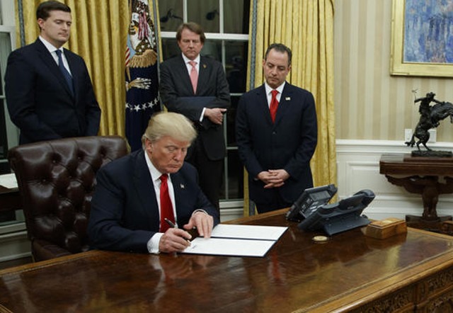 Οι ΗΠΑ αποχωρούν από τη συμφωνία TPP