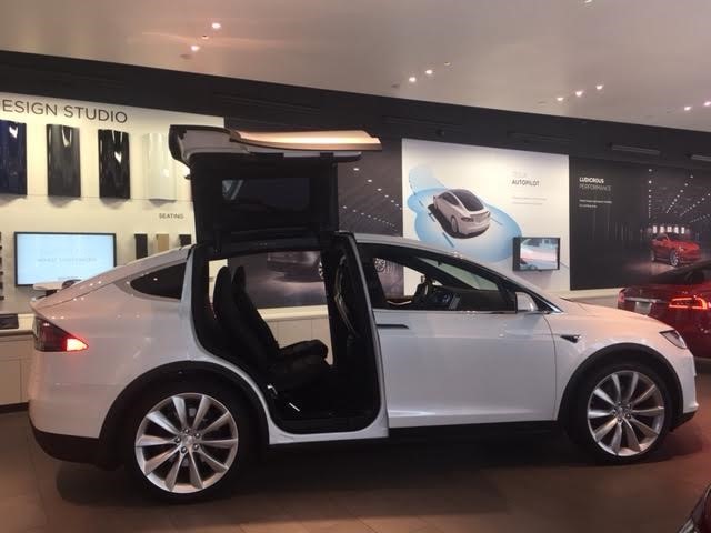 Οδηγώντας ένα Tesla στις ΗΠΑ – Η εμπειρία ενός Θεσσαλού 