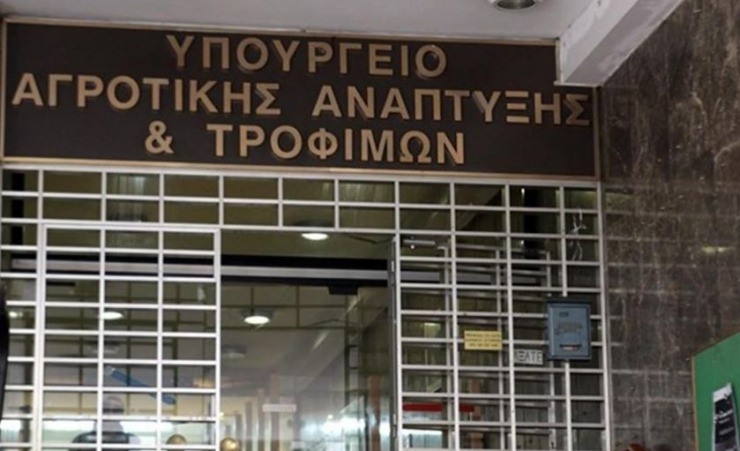 Φέτα: Το μαχαίρι θα φτάσει στο κόκκαλο λέει ο Λιβανός