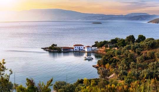 Πωλείται διαμέρισμα στη γραφική Μηλίνα